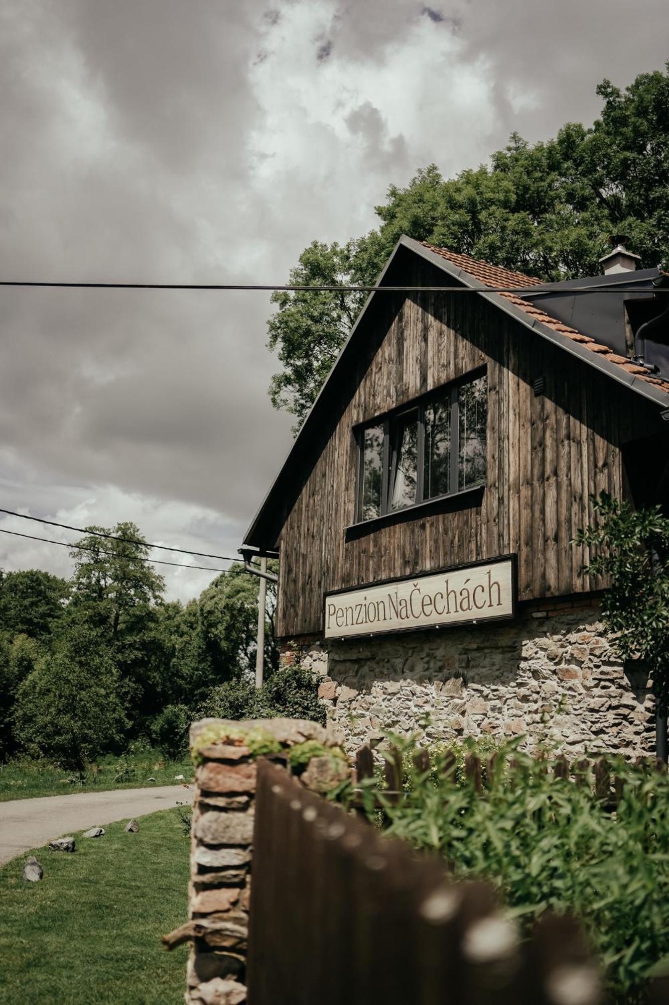 Restaurant A Penzion Na Cechach Hotel Korouhev Luaran gambar